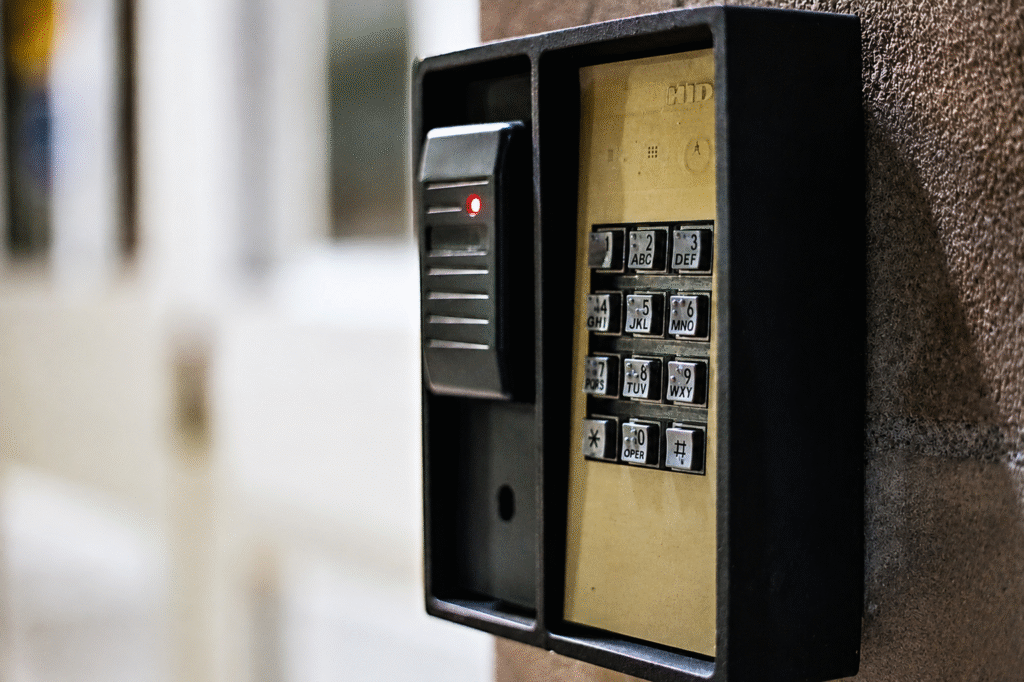 Das schlüssellose Büro: Warum Smart Locks der entscheidende Schritt zum modernen New Work Workplace sind
